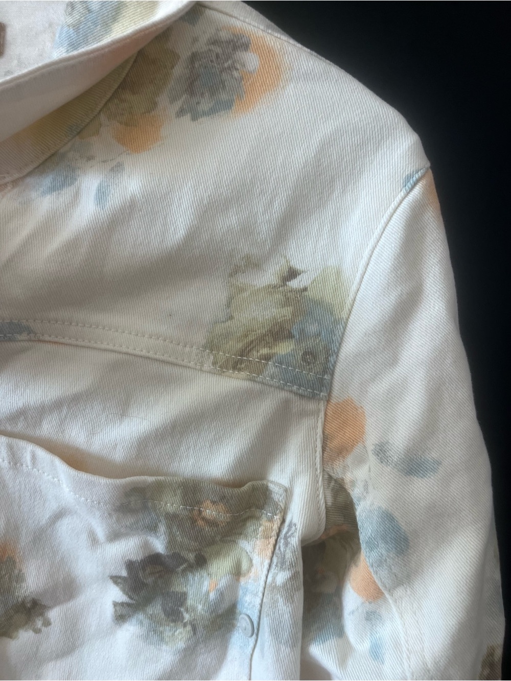 Off-White Cropped Jean Jacket with Floral Detail, Raw Hem & Scrunched Arms - Picture 6 of 8
